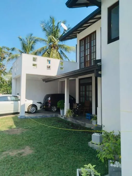 Colombo Villa Near Bolgoda Lake 5 Bed 2.5 Bath Piliyandala 0*,