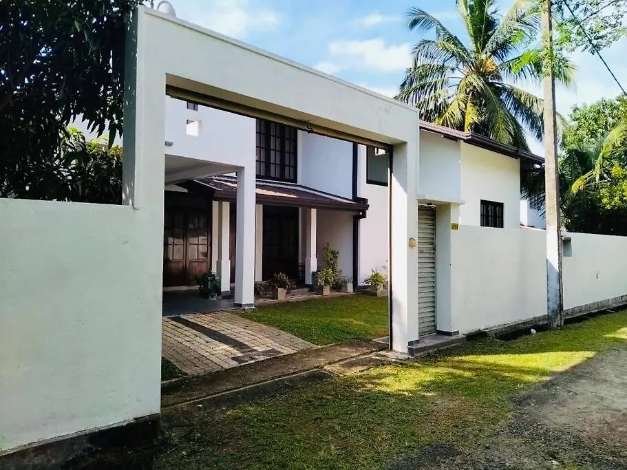 Colombo Villa Near Bolgoda Lake 5 Bed 2.5 Bath Piliyandala Σρι Λάνκα